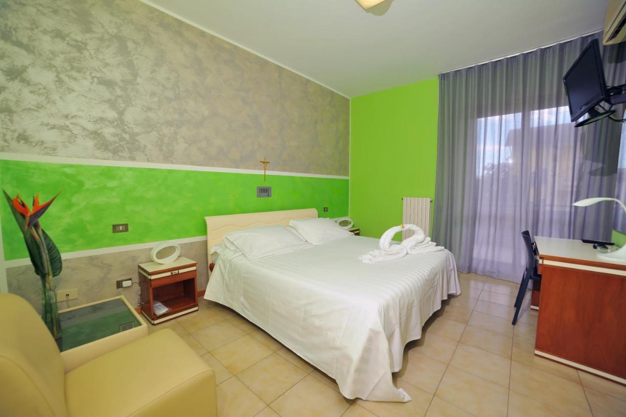 Hotel San Crispino Morrovalle Exterior foto