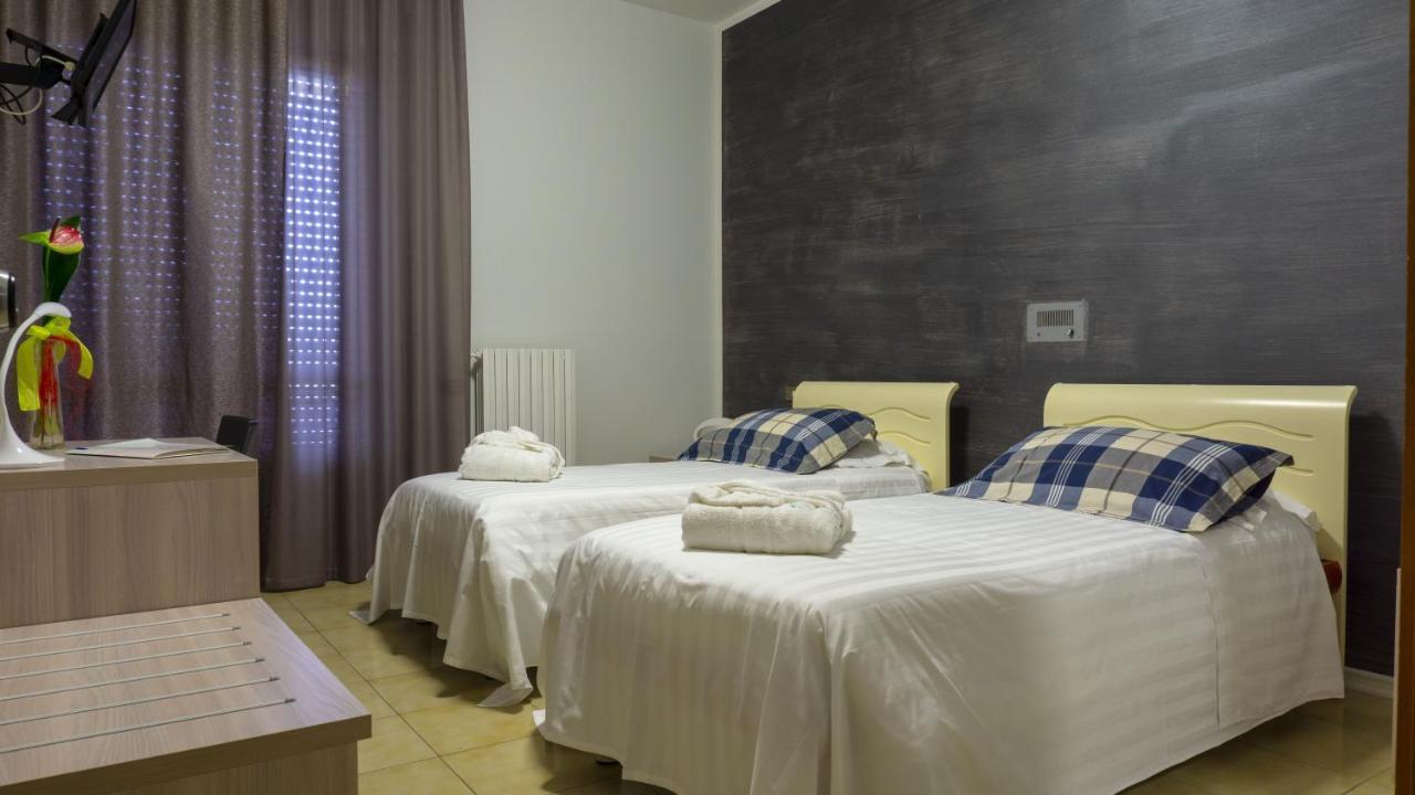 Hotel San Crispino Morrovalle Exterior foto